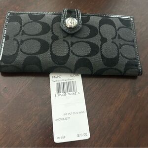 🖤Coach wallet barely used! Needs a new home! 🖤